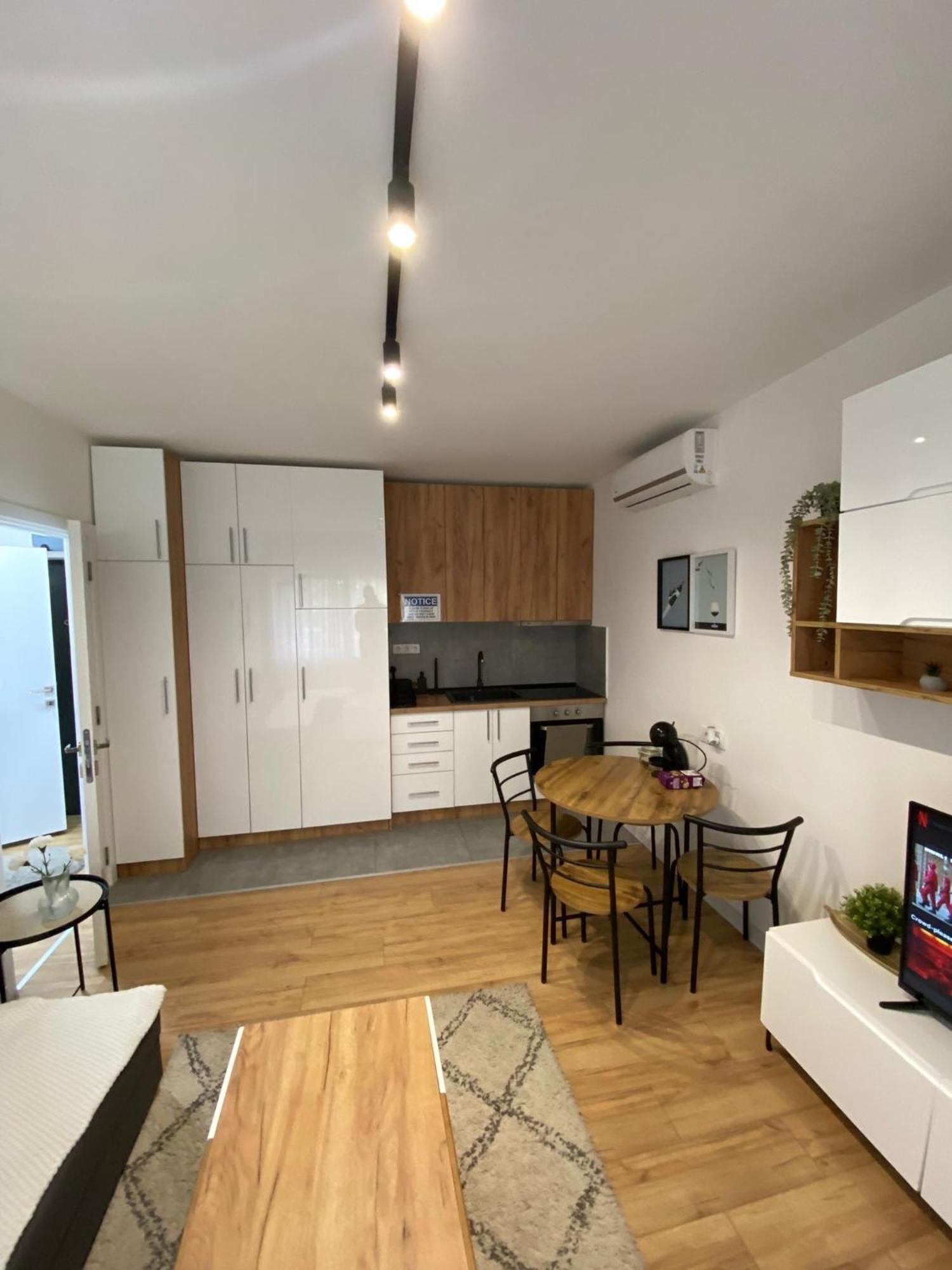 Urban Oasis Apartment Sajmiste Exterior photo